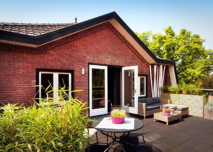 Aubergine Logeren & Dineren *