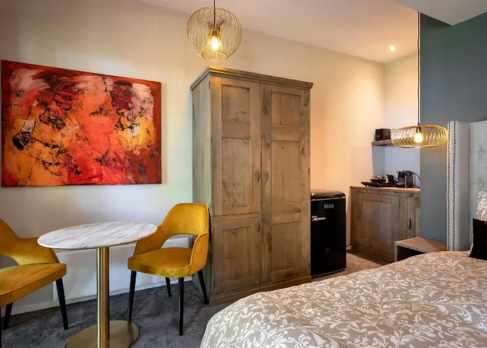 Aubergine Logeren & Dineren Hotel