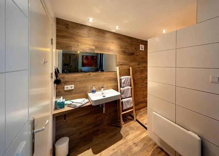 Aubergine Logeren & Dineren Hotel